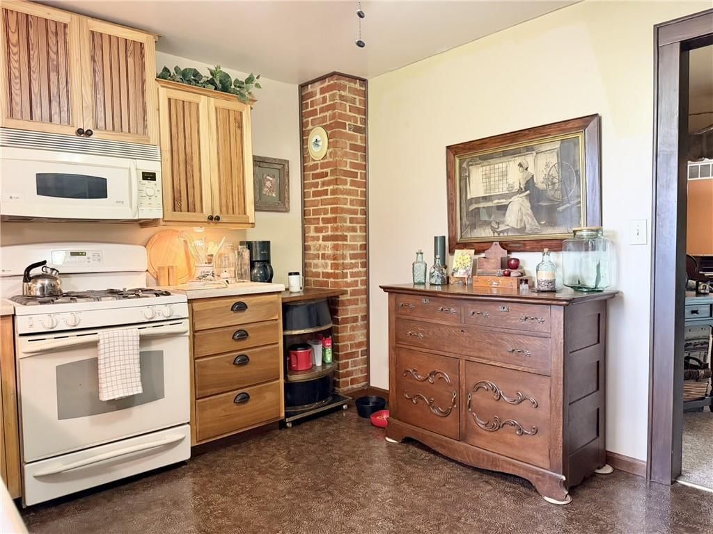 1213 NE J Highway — photo 10