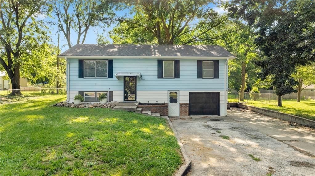 1205 S 9th Street, Clinton
