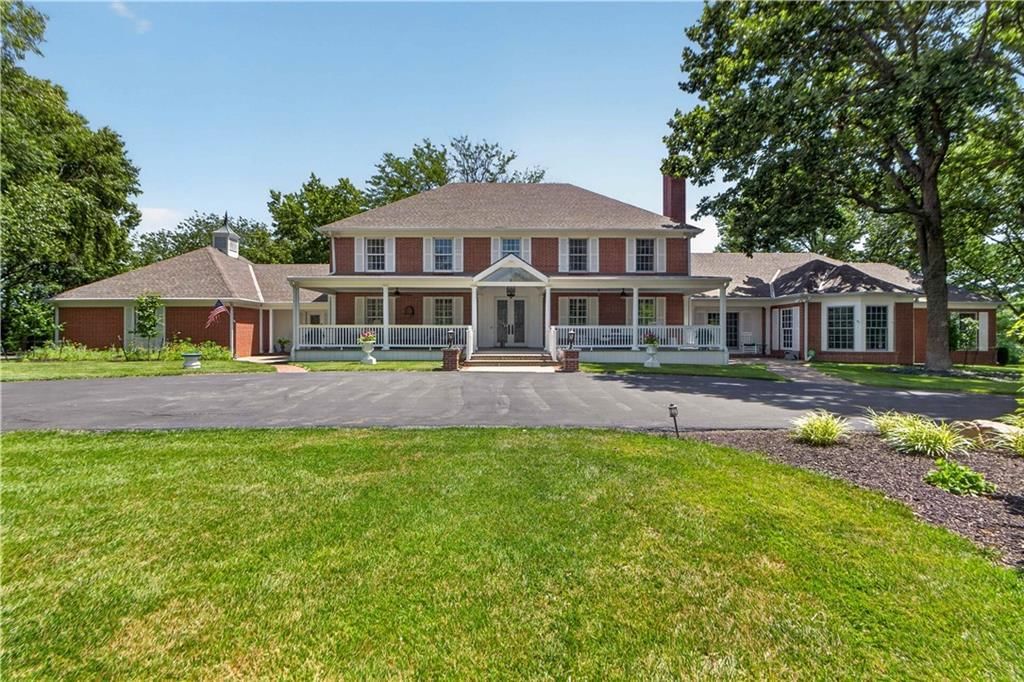 1815 Pine Ridge Road, Leavenworth, KS