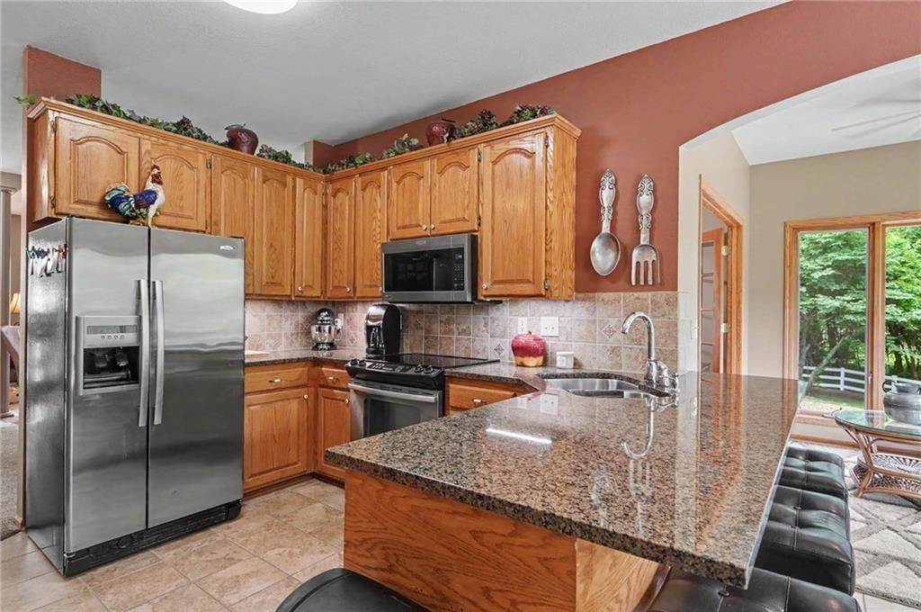210 E High Street — photo 15