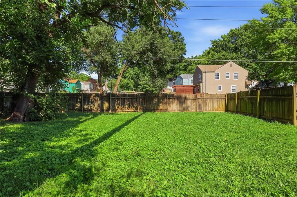7944 Oak Street — photo 32