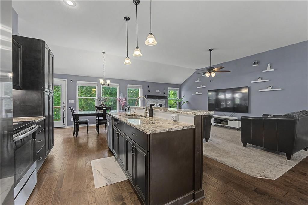 808 Old Stage Road — photo 4