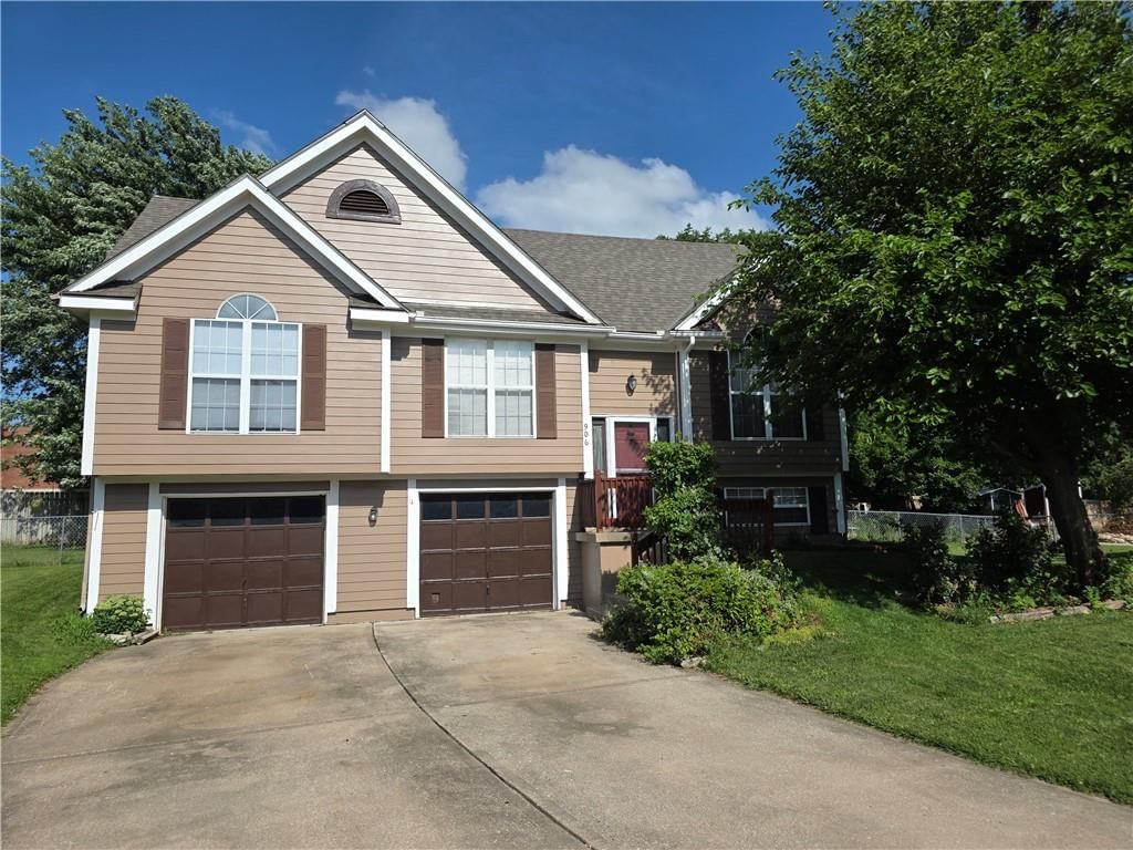 906 Rome Court, Belton, MO