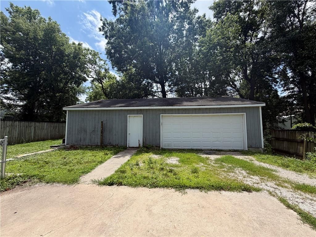 1304 Jackson Street — photo 17