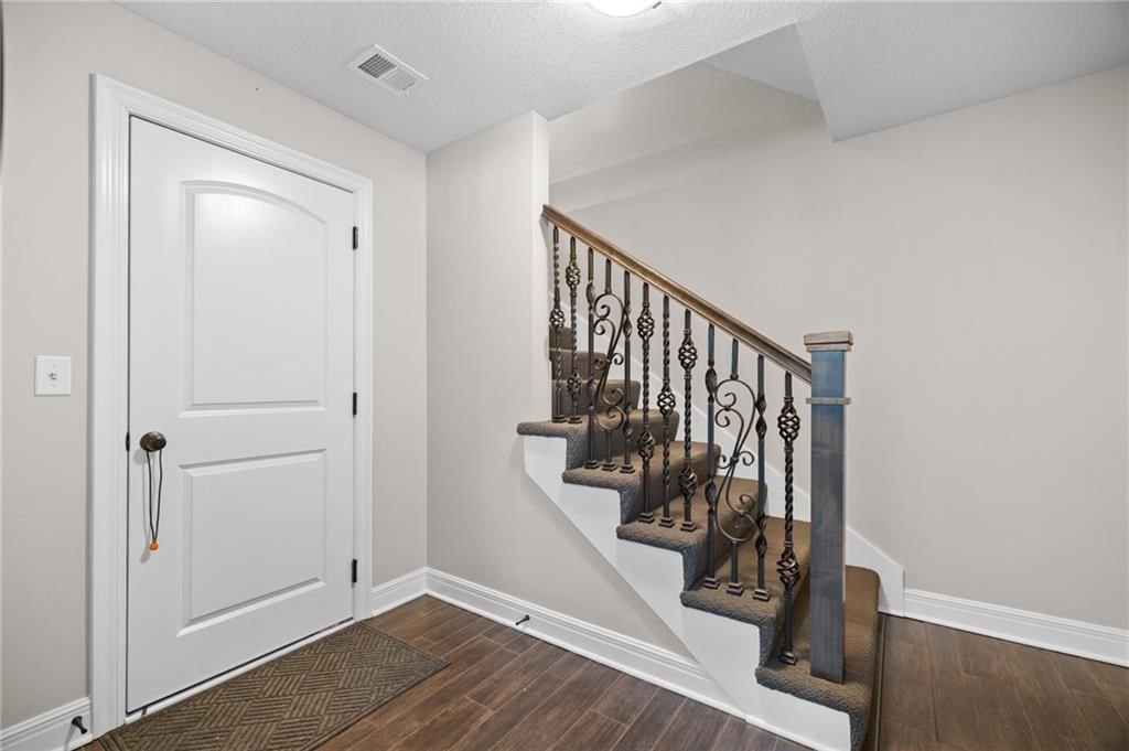 115 E 30th Street — photo 37