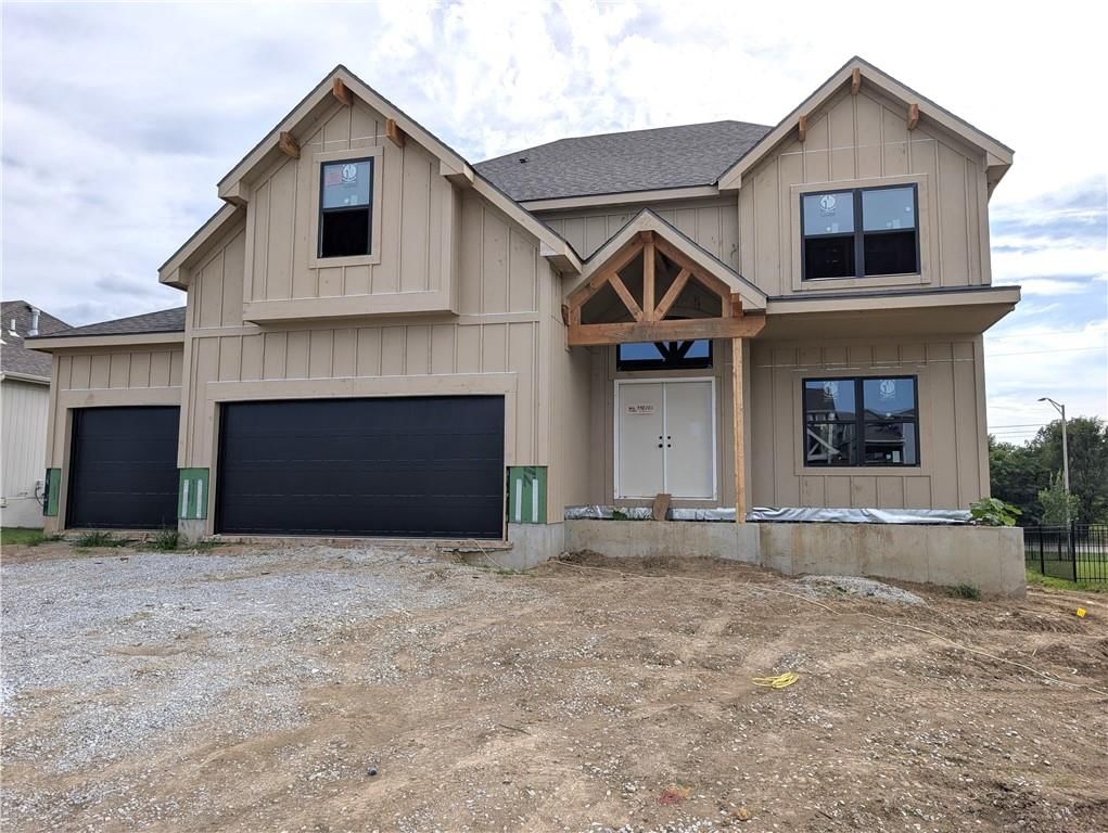 10304 N Oakland Avenue, Kansas City, MO