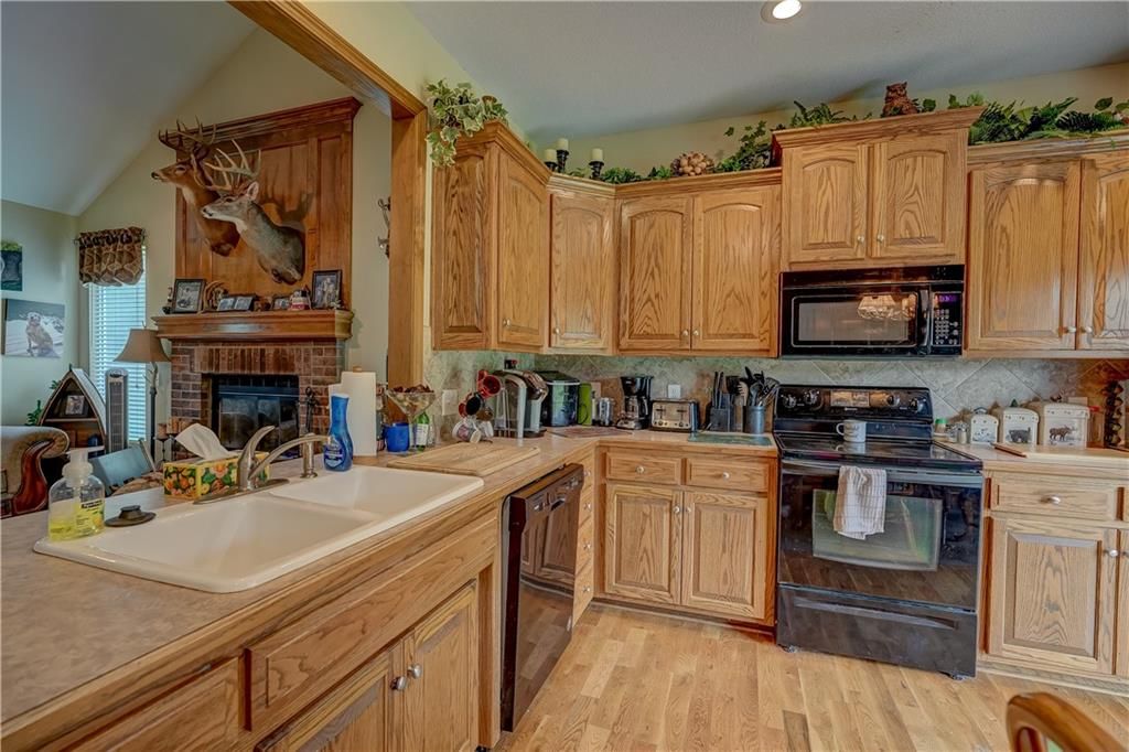 685 NE 1002P Road — photo 31