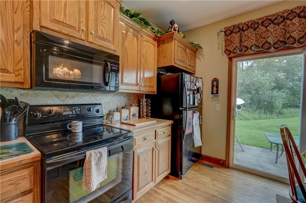 685 NE 1002P Road — photo 32