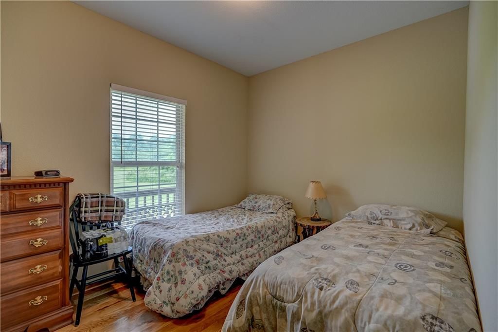 685 NE 1002P Road — photo 35