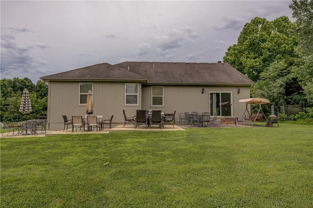 685 NE 1002P Road — photo 60