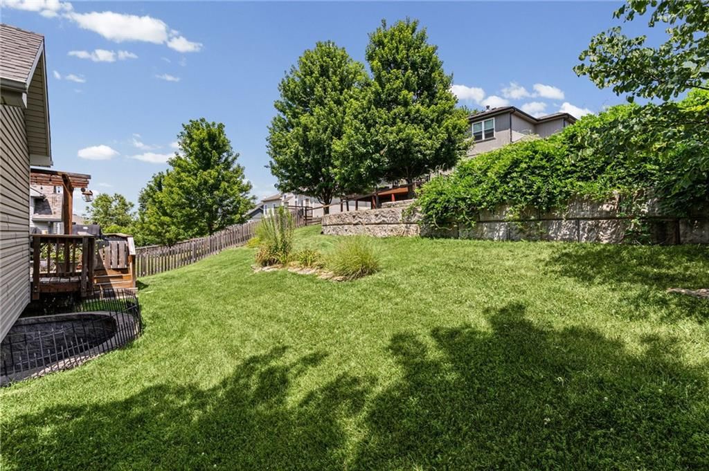 10201 N Willow Avenue — photo 41