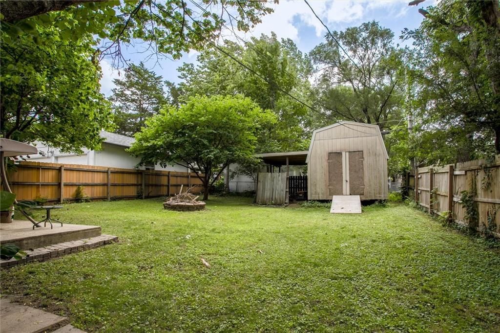 1833 S Hedges Avenue — photo 5