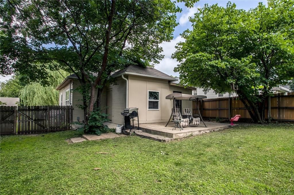 1833 S Hedges Avenue — photo 6
