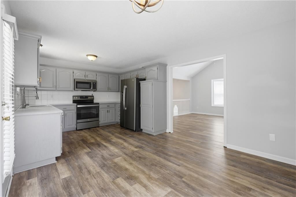 2358 NE Overbrook Drive — photo 8