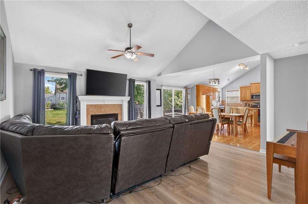 900 Coachman Drive — photo 8