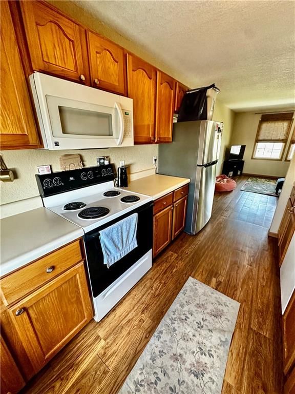 213 E 1st Street — photo 13