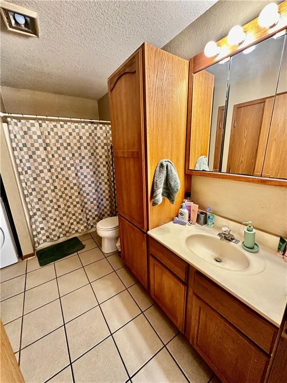 213 E 1st Street — photo 16