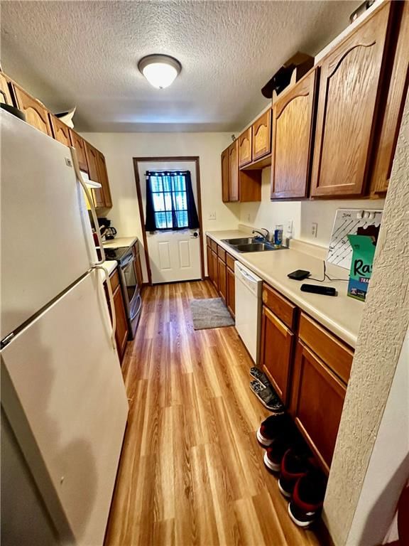 213 E 1st Street — photo 28