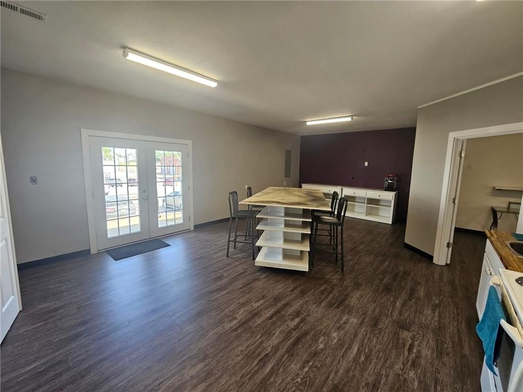 213 E 1st Street — photo 45