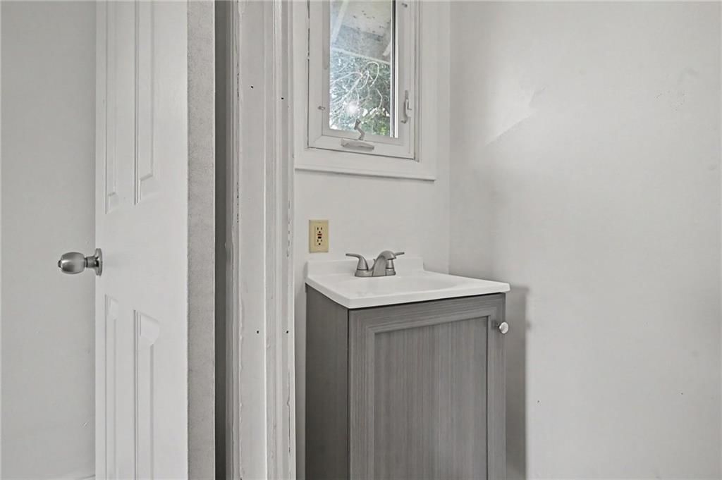 6108 N Howard Avenue — photo 13