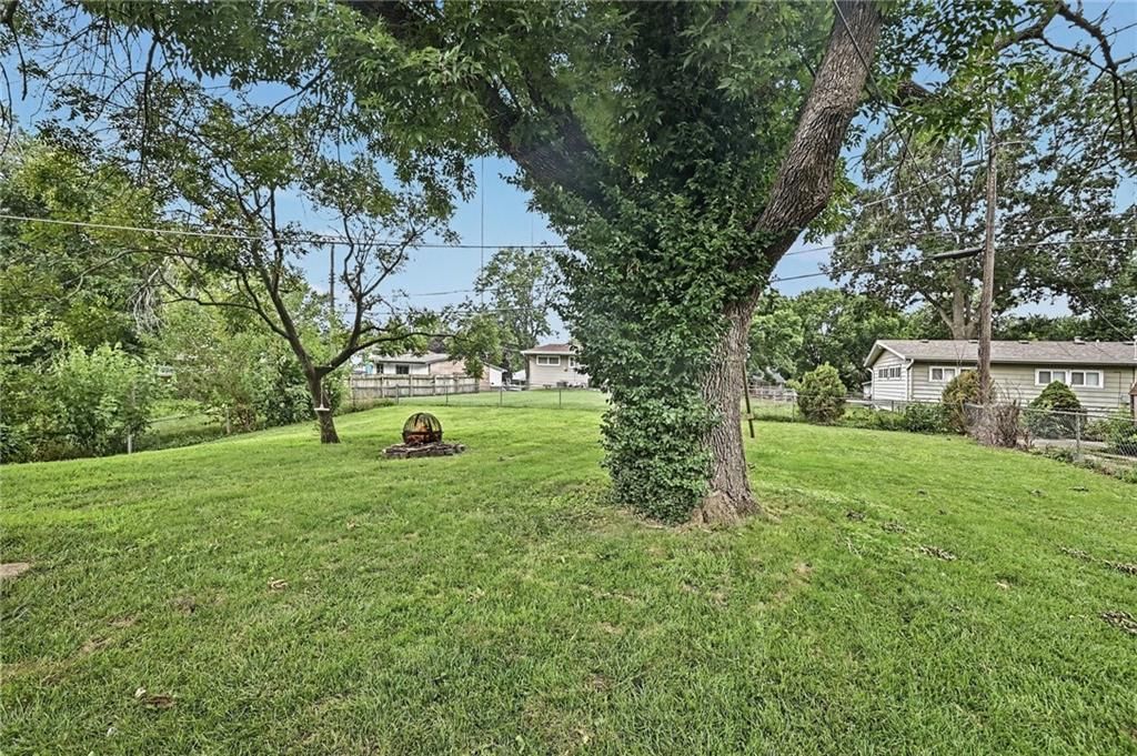 6108 N Howard Avenue — photo 26
