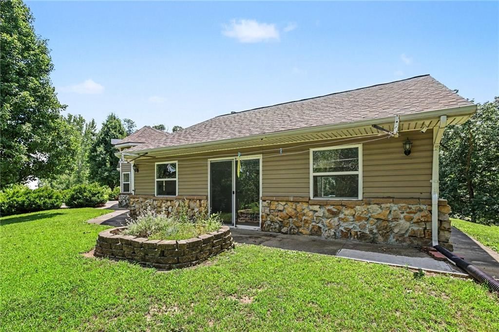322 Riverfront Road — photo 3