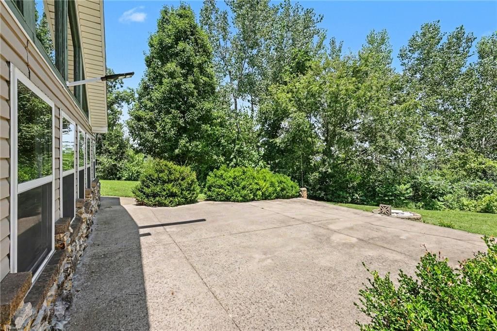 322 Riverfront Road — photo 4