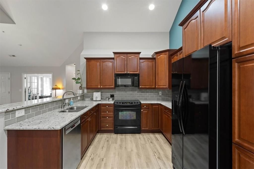 7137 Meadow View Street — photo 14