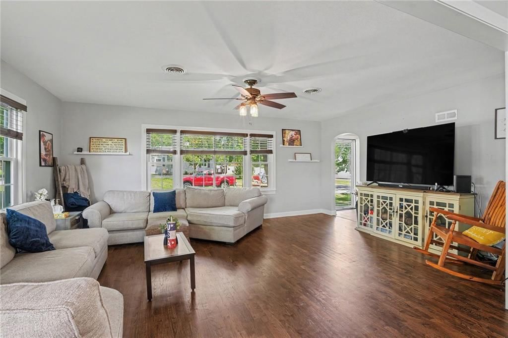 909 Pawnee Drive — photo 8