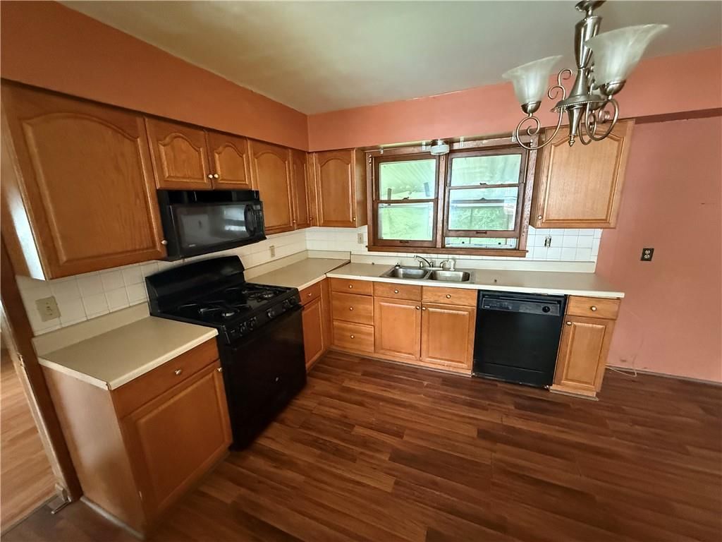107 Berton Road — photo 4