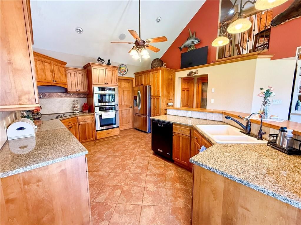 2163 E 500 Road — photo 18