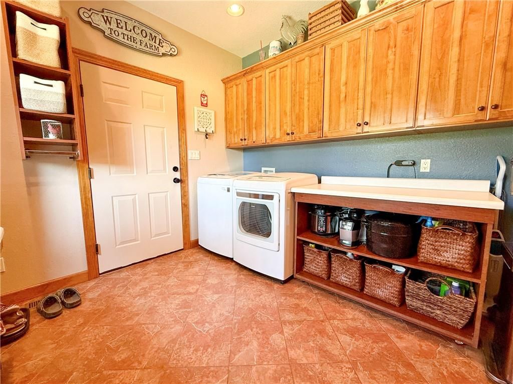 2163 E 500 Road — photo 47