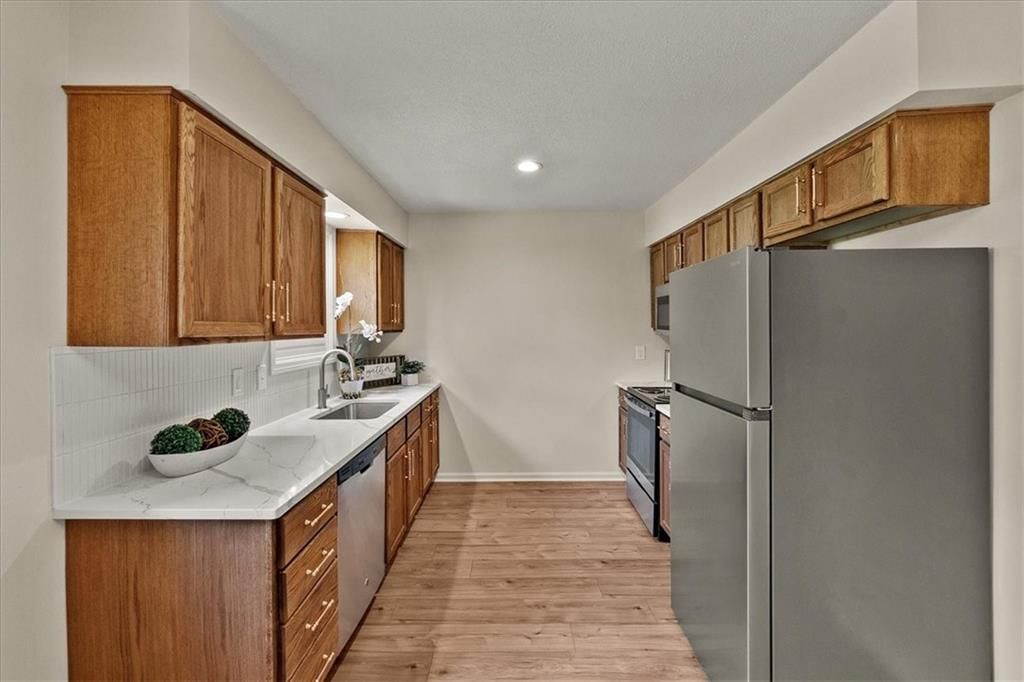 1212 W Sheridan Street — photo 8