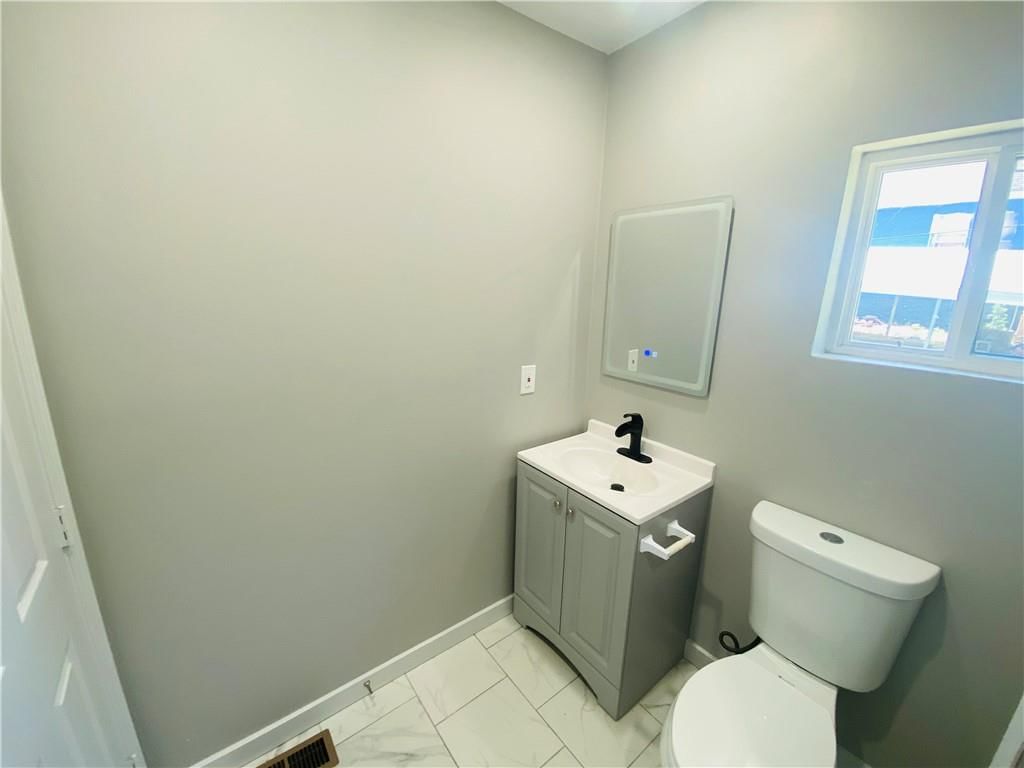 3208 Rowland Avenue — photo 8