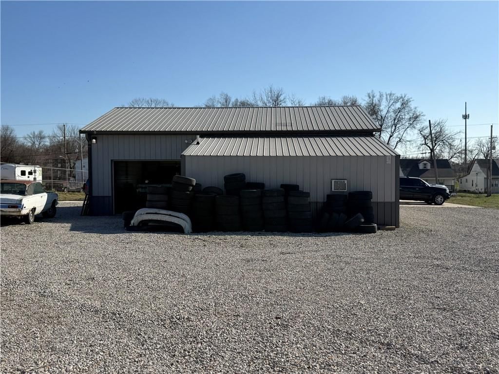 1510 W Main Street — photo 8