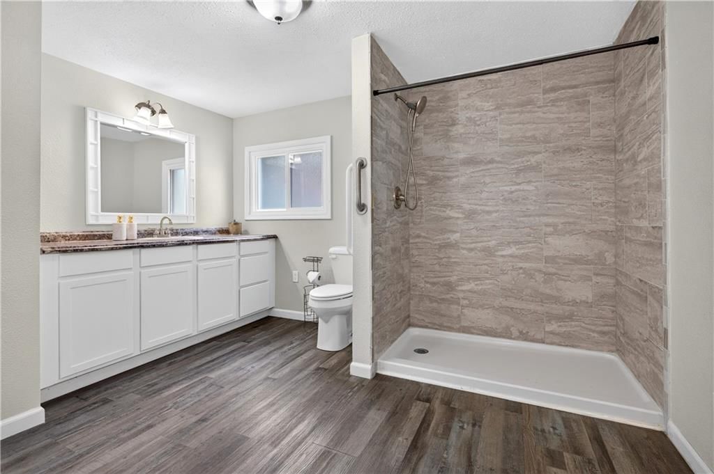 935 W Walnut Street — photo 30