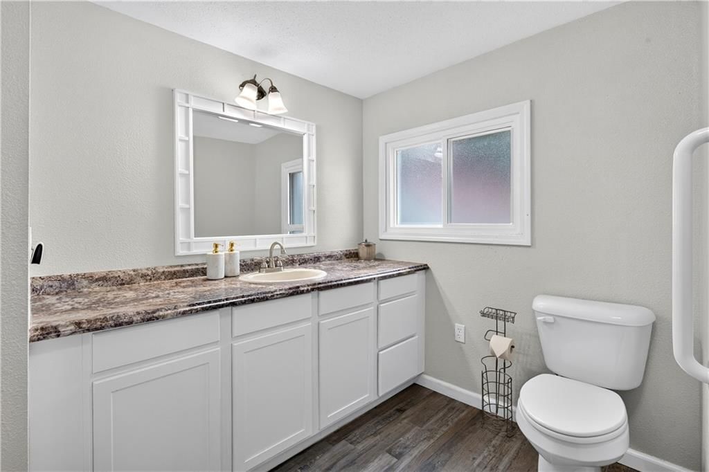 935 W Walnut Street — photo 31