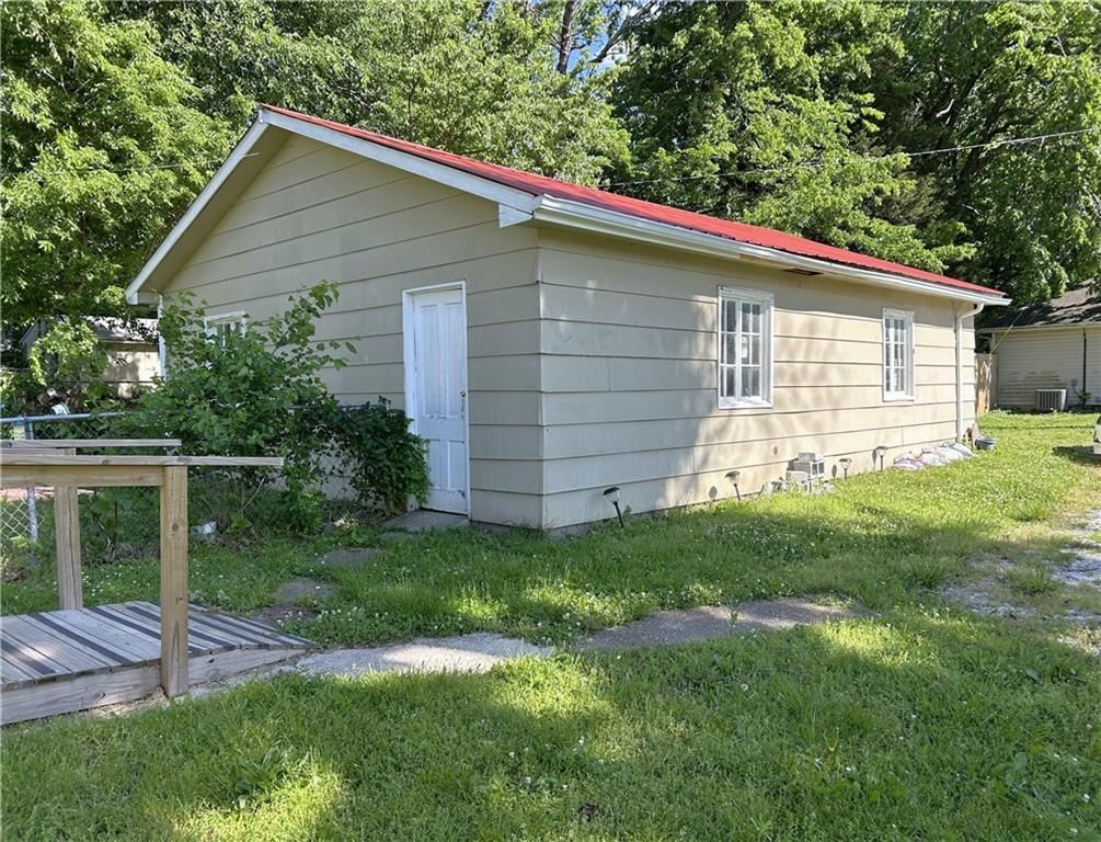 935 W Walnut Street — photo 7