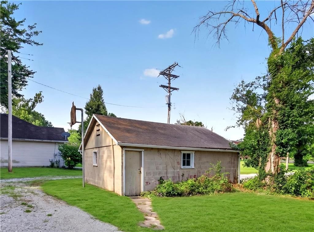 935 W Walnut Street — photo 9