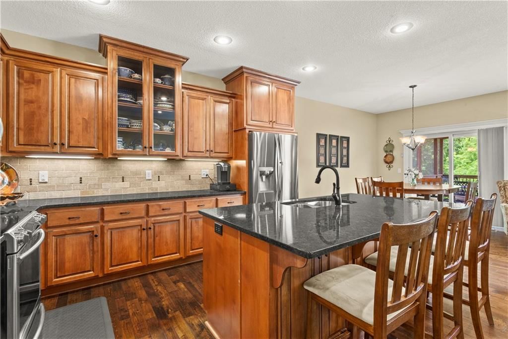 3404 S Wood Avenue — photo 10
