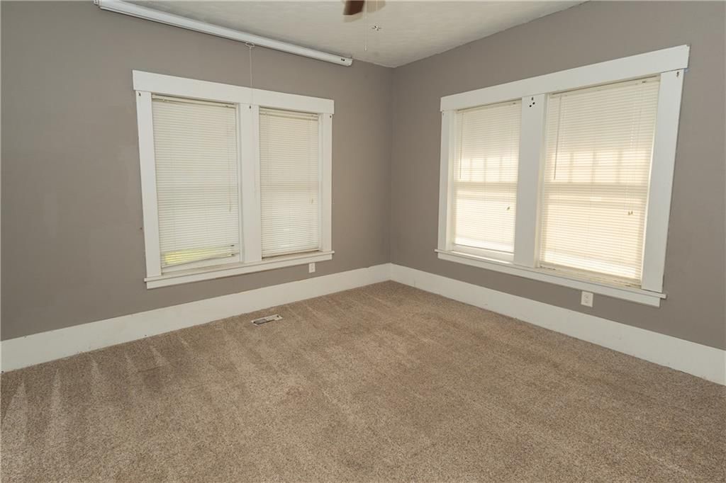 304 E 4th Street — photo 17