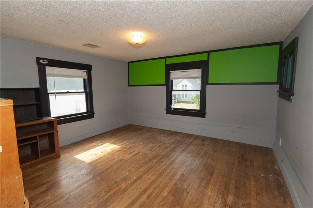 304 E 4th Street — photo 23