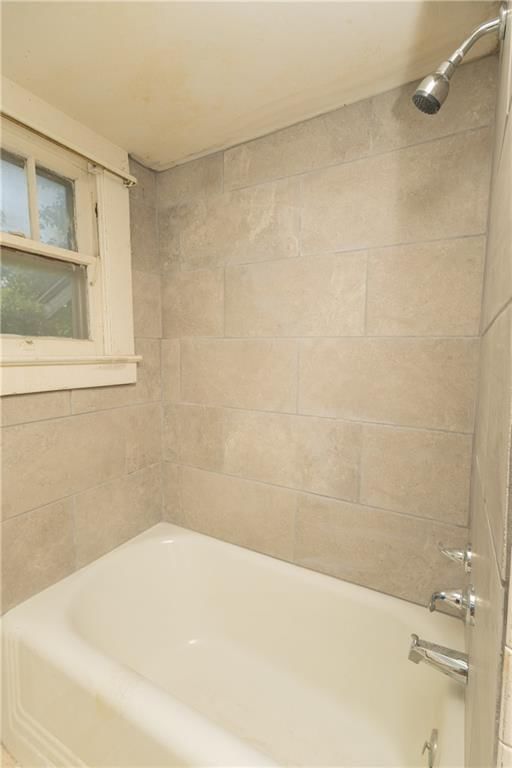 304 E 4th Street — photo 25