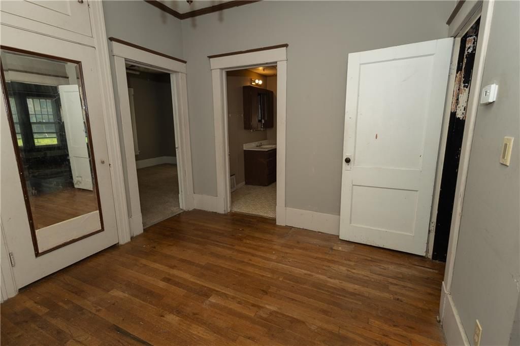 304 E 4th Street — photo 10