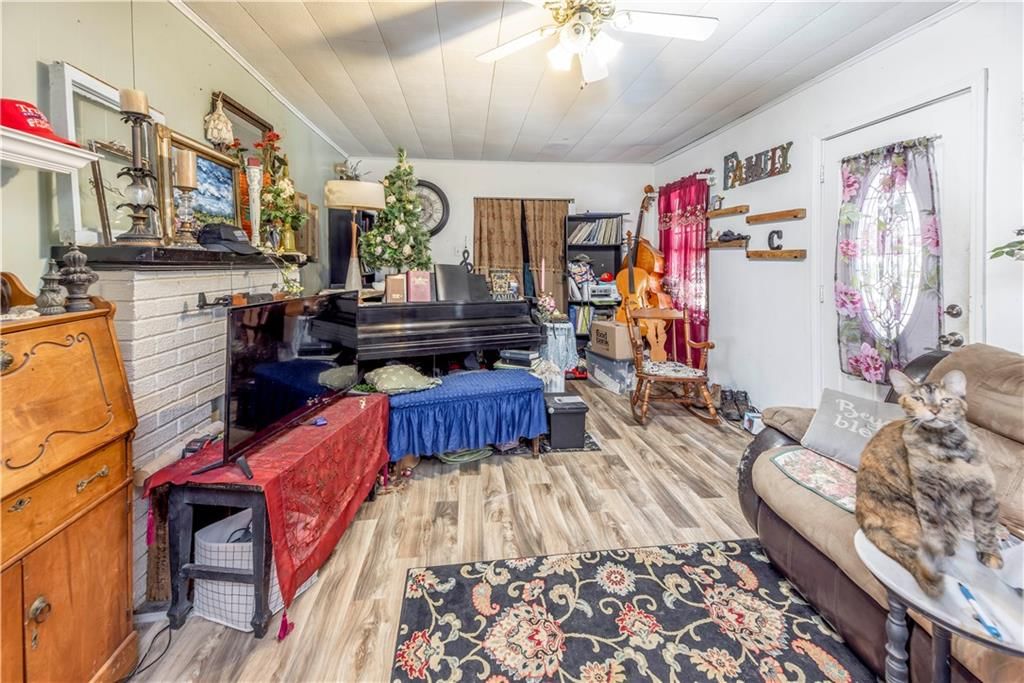 819 E Poplar Street — photo 14