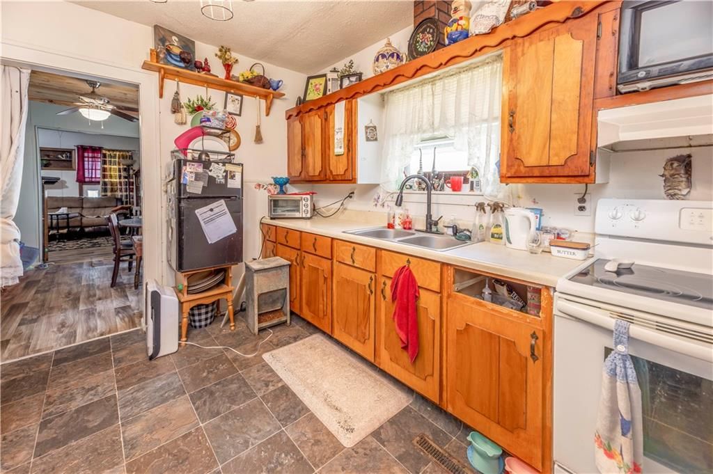 819 E Poplar Street — photo 18