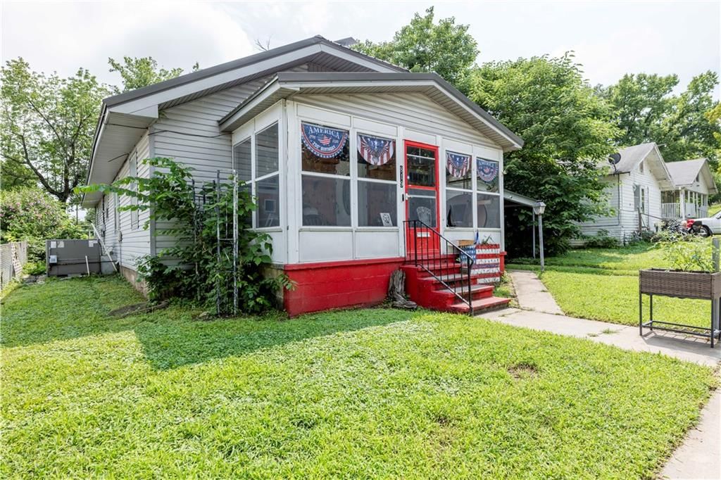 819 E Poplar Street — photo 4