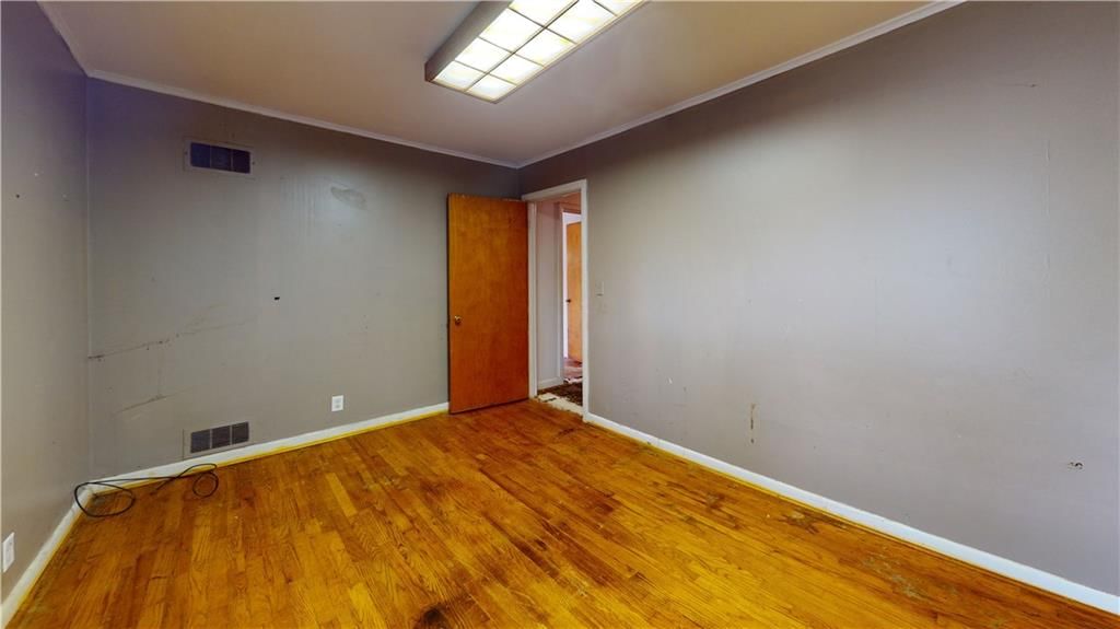 811 S Main Street — photo 13