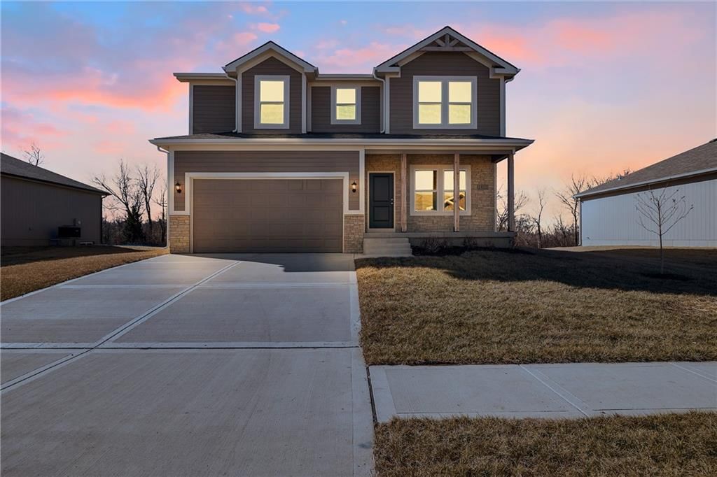 600 Lemon Mint Drive, Raymore, MO