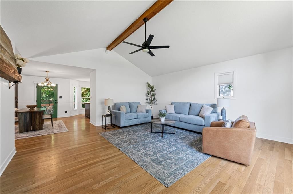 1745 Collins Drive — photo 5